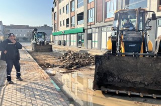 Gemlik Belediyesi'nden asfalt ve kaldırım atağı